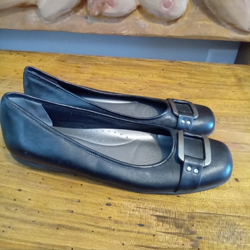 Trotters Sizzle Signature Size 8.5 SS Super Slim Black Leather Ballerina Flats